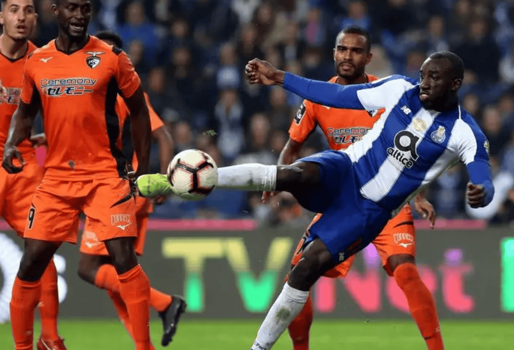 \开云在线-太狠了！广州队今夜战术微调底特律活塞临场应变备战葡超，德罗巴连续五场比赛得分超过惊险取胜(德罗巴裁判吹哨继续进攻吃牌的视频)